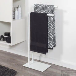 Handdoekrek 2-armig Sealskin Tube Wit 12 Handdoekrek 2-armig Sealskin Tube Wit -Grohe Verkoopwinkel 362383210 sfeer 1