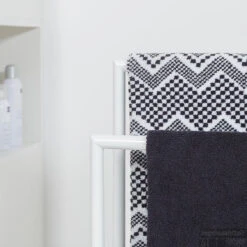 Handdoekrek 2-armig Sealskin Tube Wit 13 Handdoekrek 2-armig Sealskin Tube Wit -Grohe Verkoopwinkel 362383210 sfeer 2