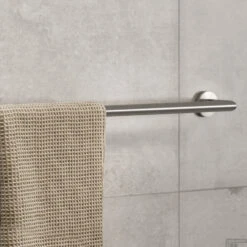 Handdoekrek Geesa Nemox 45 Cm RVS -Grohe Verkoopwinkel handdoekrek geesa nemox 50 cm rvs sfeer 1